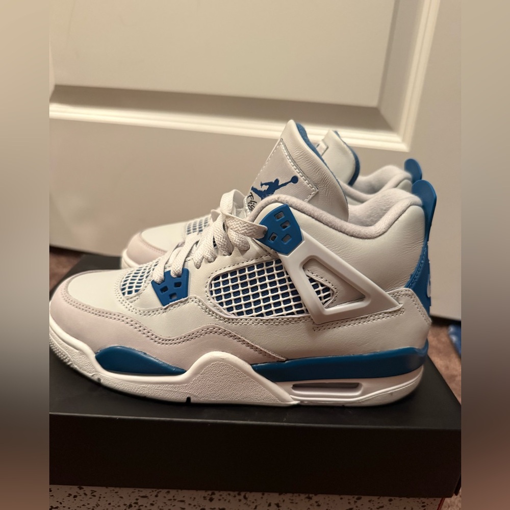Military blue Jordan 4 size 6y